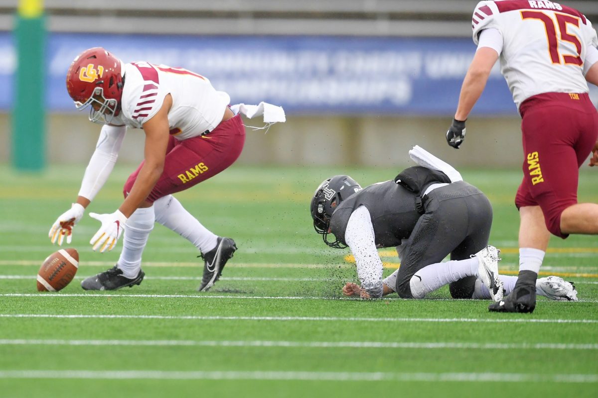 Tualatin.Central-Catholic.6A-football-final.Leon-Neuschwander.15